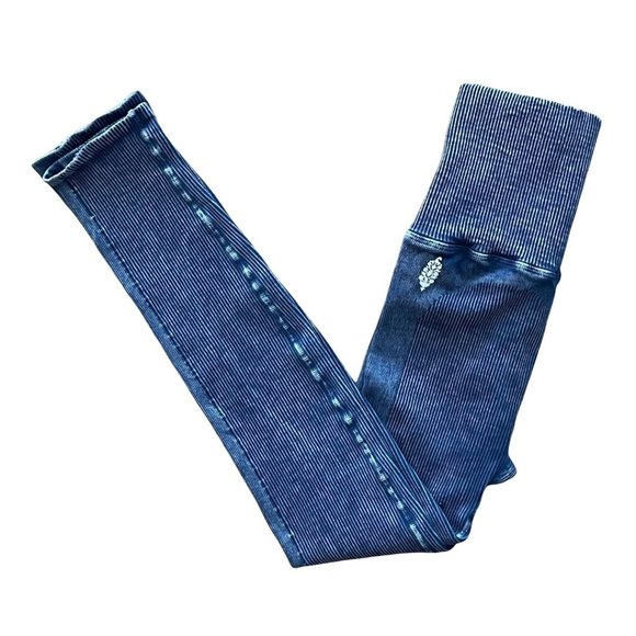 NEW FREE PEOPLE STONE WASH BLUE ULTRA HIGH RISE 7/8 RUNS LEGGINGS SZ:XS/S NWOT - Picture 5 of 9